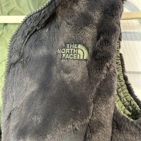 The North Face Reversible Olive Quilted Faux Fur Vest Womens S Cozy Utility Luxe - Picture 3 of 10